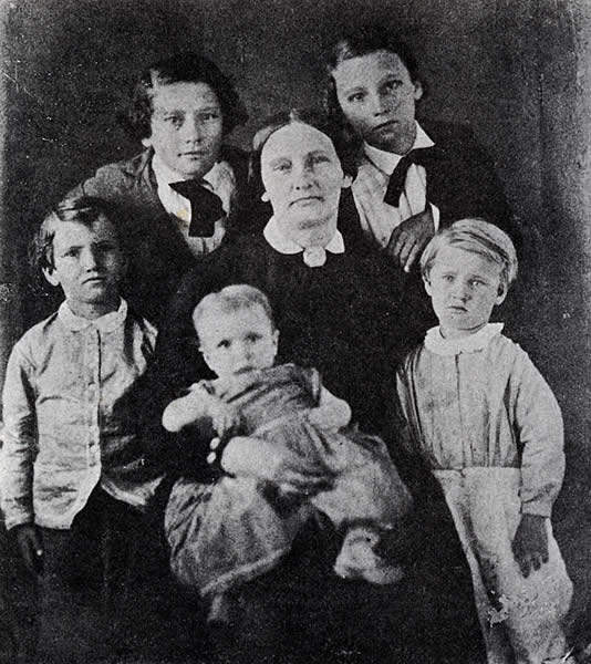Mary Maverick and children. Image courtesy The Dolph Briscoe Center for American History, The University of Texas at Austin