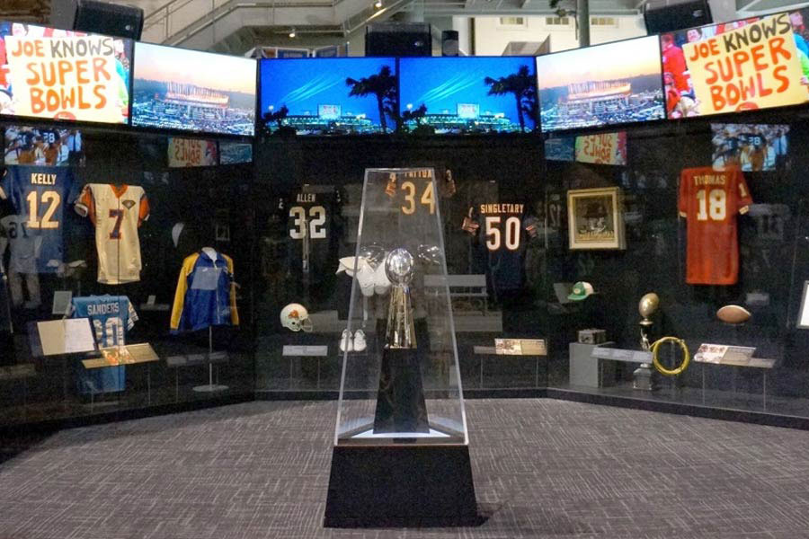 Gridiron Glory:  The Best of the Pro Football Hall of Fame