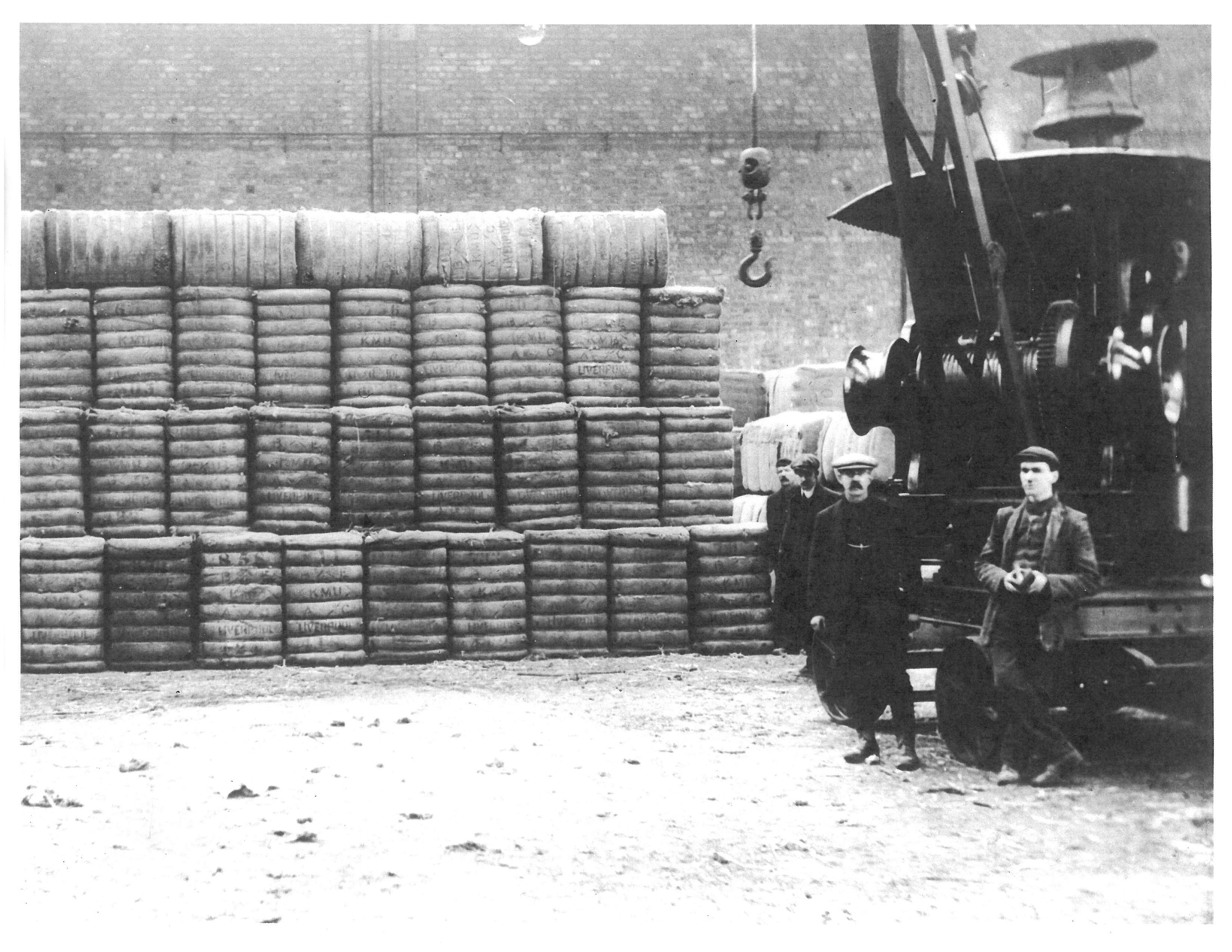 1913 photo of compressed cotton shipment 