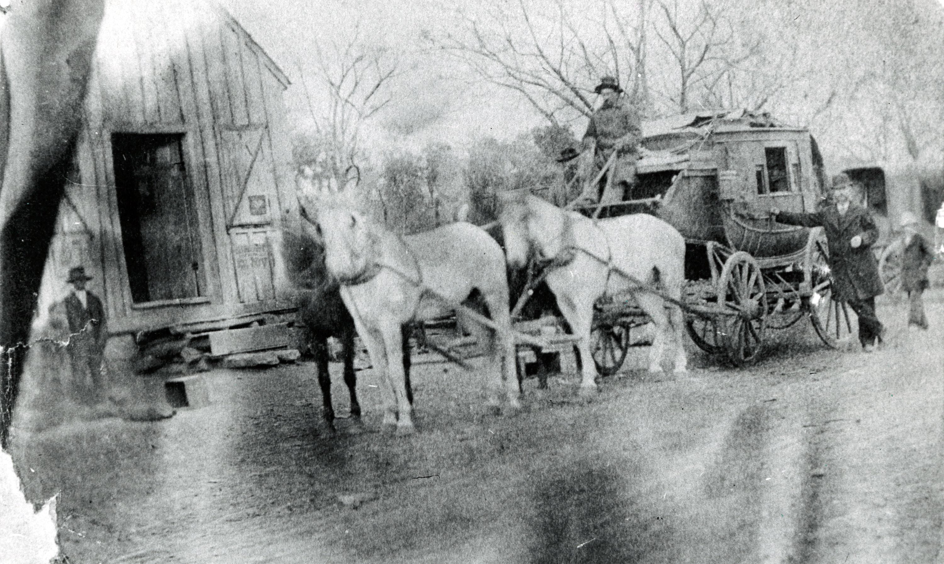 The stagecoach way station at Manchaca Springs. Image courtesy of the Austin History Center. 