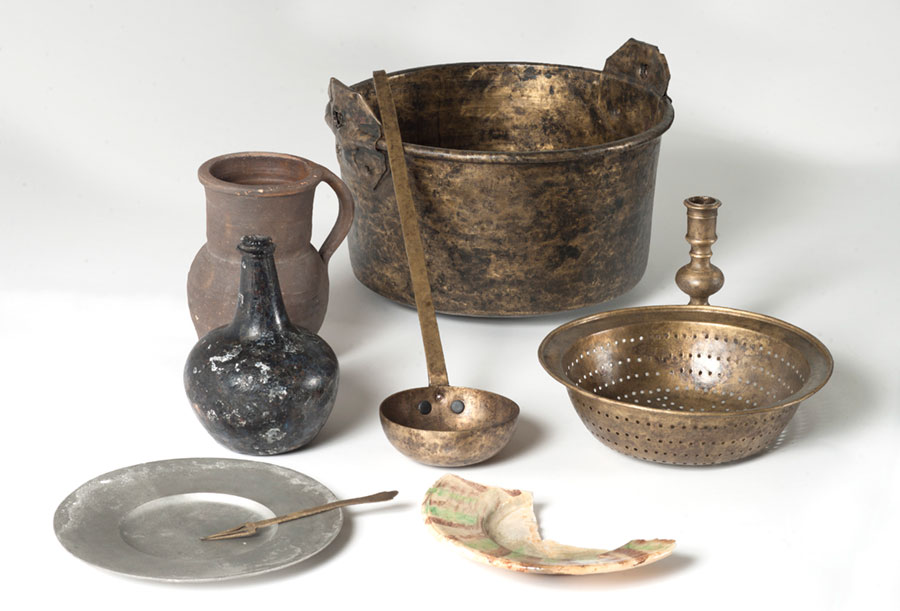 items necessary to establish a colony in the Americas in 1684 included utensils, cooking pots, pewter plates and bowls