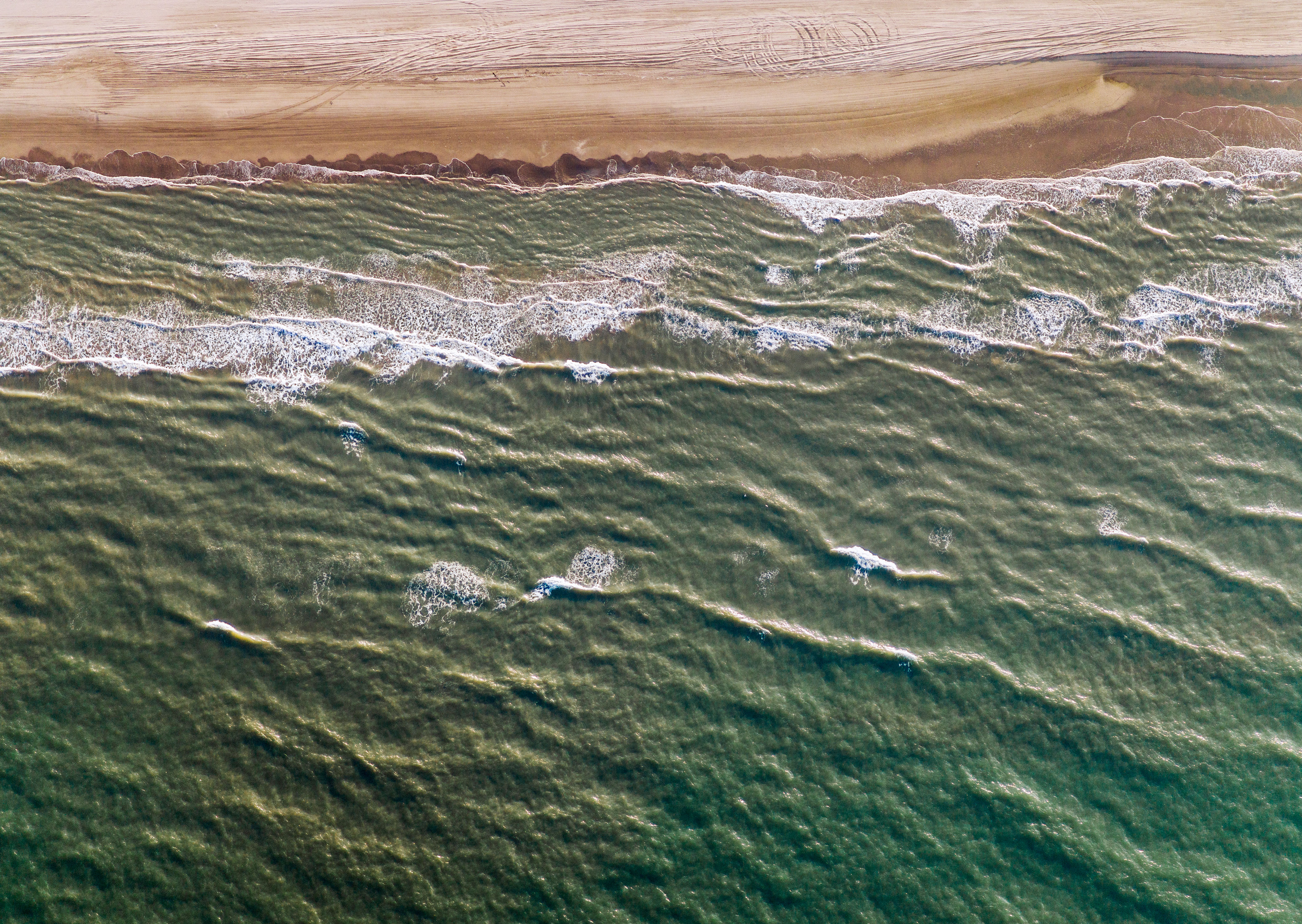 Texas From Above features hundreds of aerial photographs captured by Jay B Sauceda during a six-day flying journey around Texas.